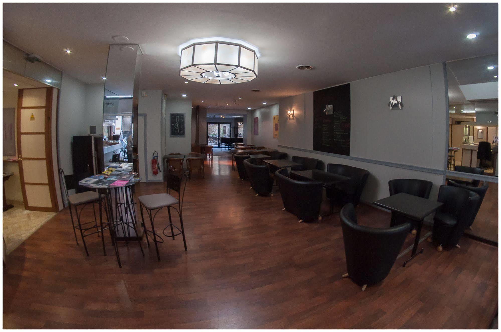 Hotel Gambetta Реймс Экстерьер фото